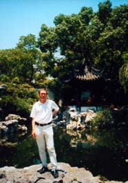 Alain Robert Coulon  Shangha, parc Yu Yuan, dans les annes 1990