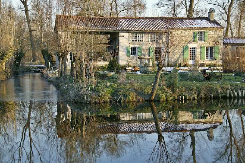 Maison dans le marais poitevin