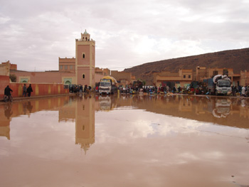 Souk de Tinjdad sous l'eau