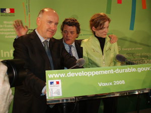 De gauche  droite : M. Dominique Bussereau, M. Jean-Louis Borloo, Mme Nathalie Kosciusko-Morizet